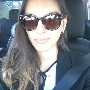 Meet your Posher, Alejandra